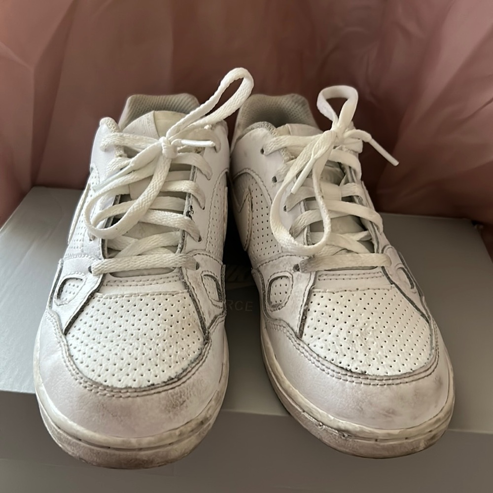 Used kids Nike Son of force sneakers